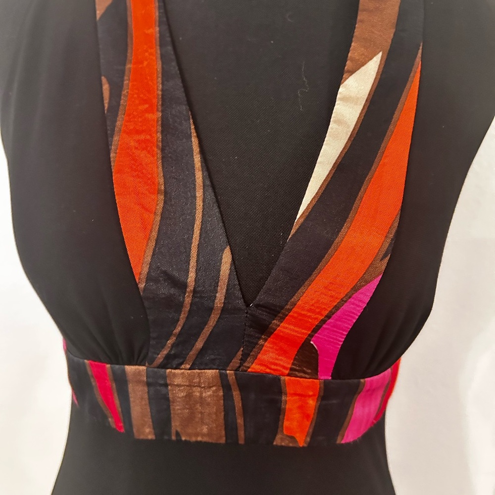Women's MUSE Black Sleeveless V-neck Dress, Size 4 - Picture 2 of 14